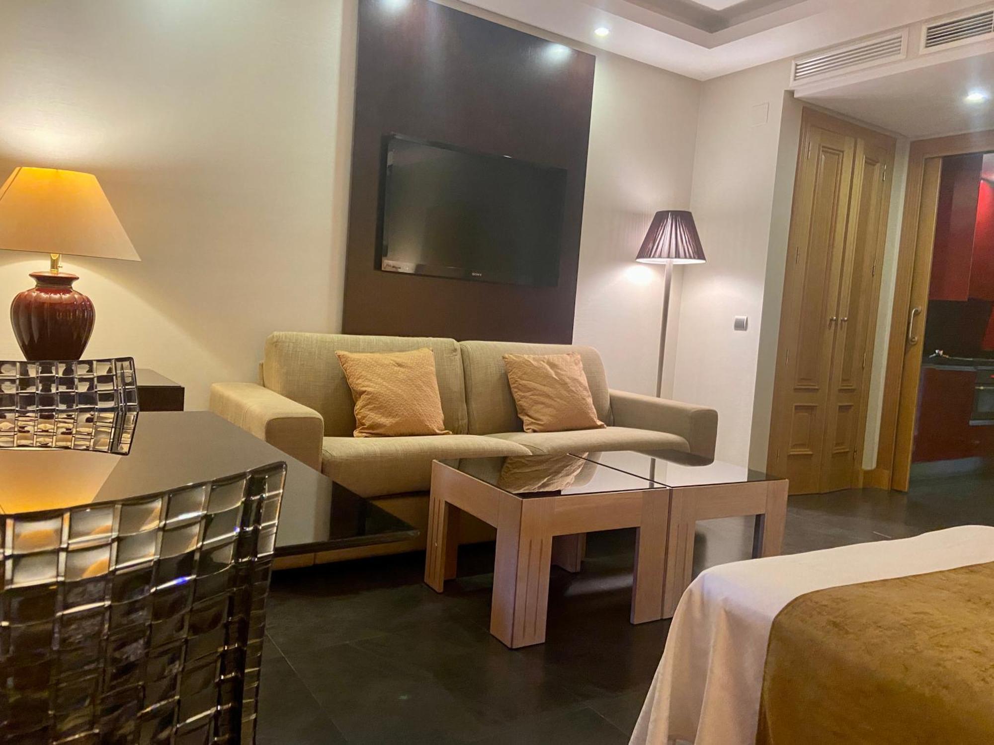 Artplatinum Suites&Apartments Benalmádena Εξωτερικό φωτογραφία